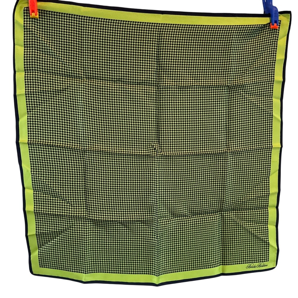 Brooks Brothers Silk Pocket Square Chartreuse Navy Houndstooth Made in England